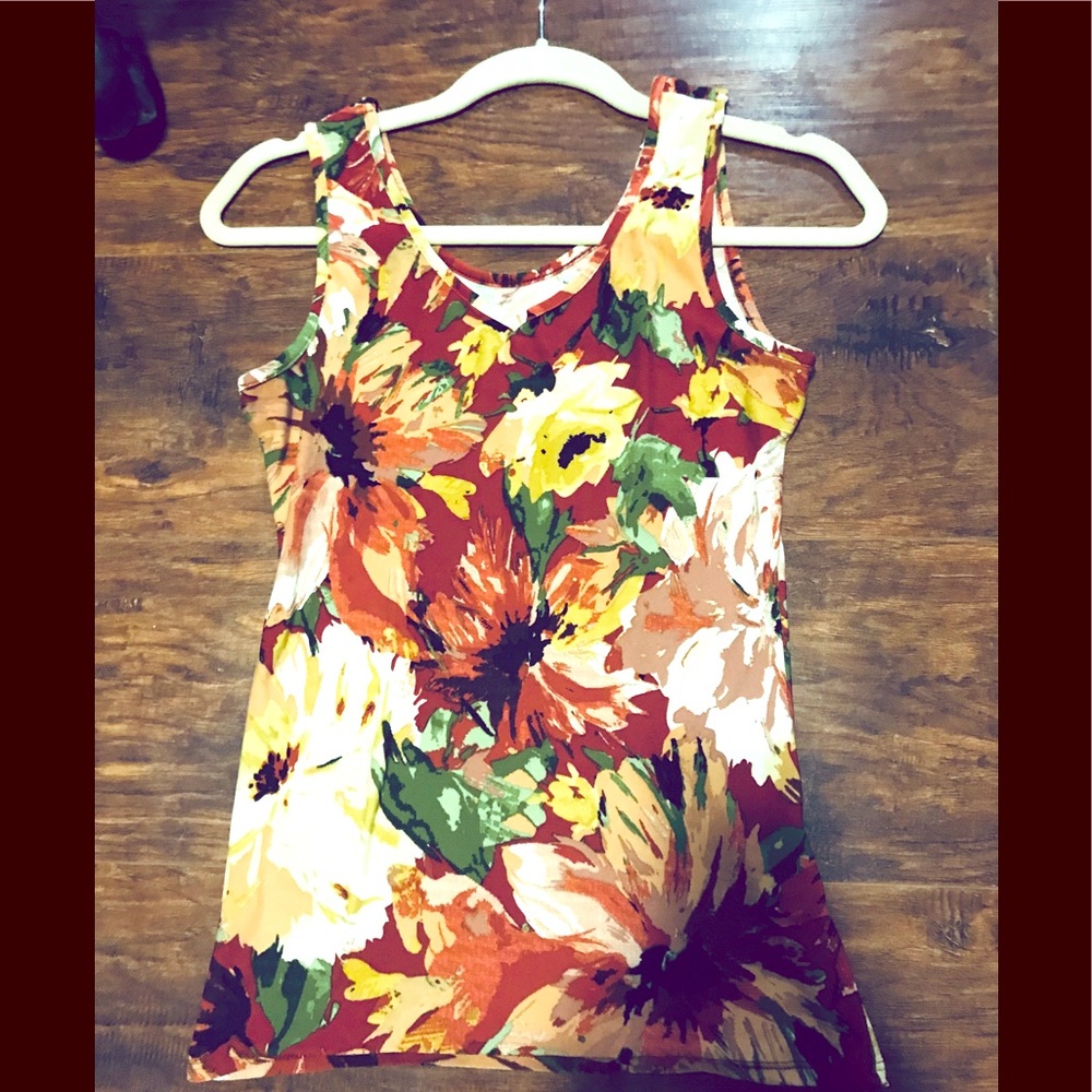 Floral Honey&Lace vneck dressy tank top